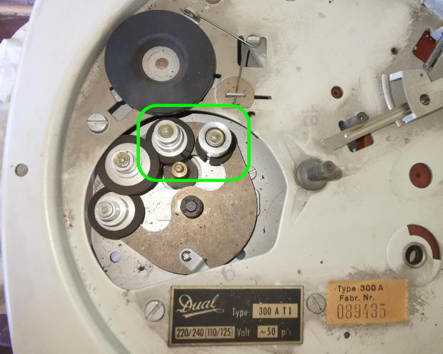DUAL 300a Plattenspieler