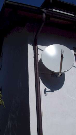 Dezente Kabelverlegung bei SAT Antennen von TECHNOSERVE