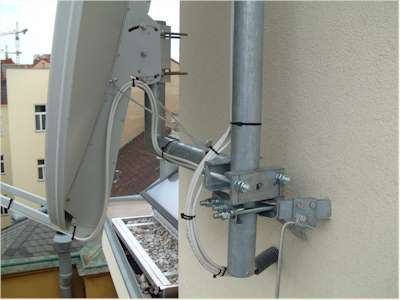Sichere montage einer SAT Antenne f�r schwedisches Fernsehen