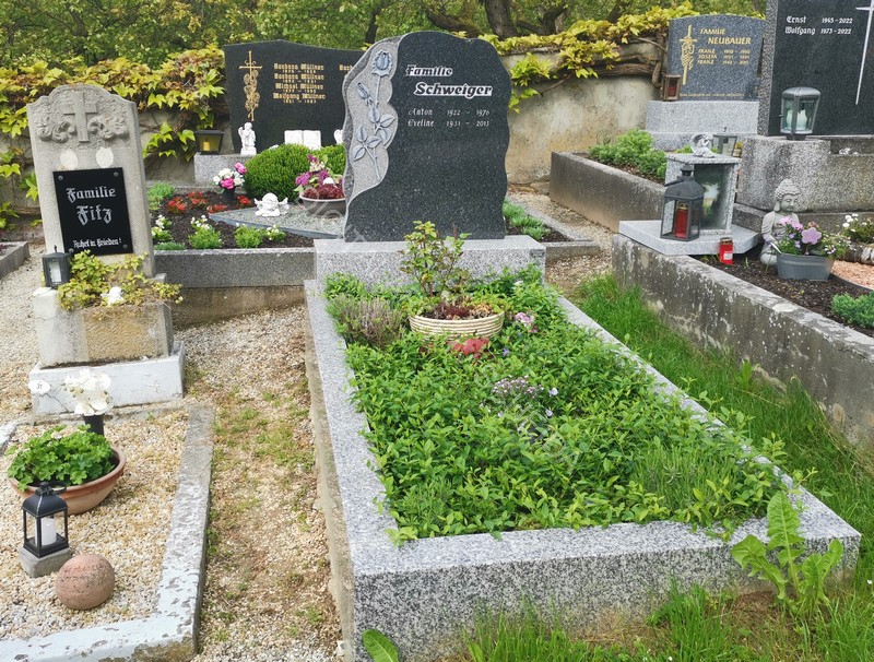 Friedhof Unterwölbling Grabstelle Schweiger 2023