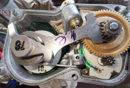 uch die Drosselklappe htte sinnvollerweise den Kabelbaum mit Spezialstecker gleich miterneuert bekommen sollen.