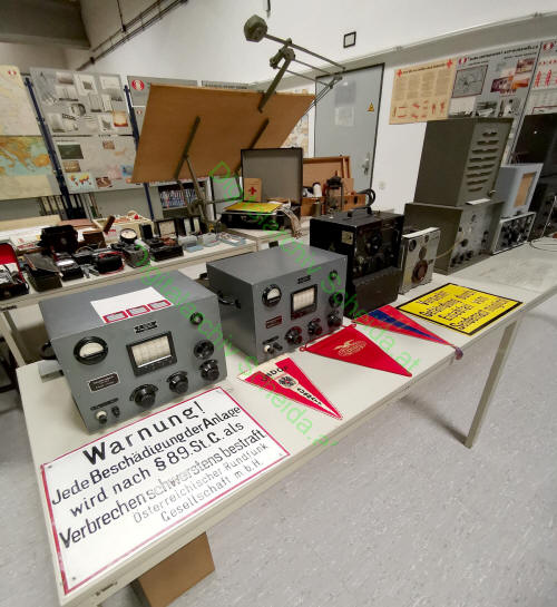 Einblicke in das kleine Museum als Anschauung wie sich Rundfunk, aber auch Sende- und Messtechnik im Laufe von gut 100 Jahren entwicklet hat.
