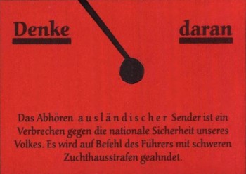 Erinnerungsschild zum Aufstecken um nicht falsch im Sinne der damaligen Politik zu handel!