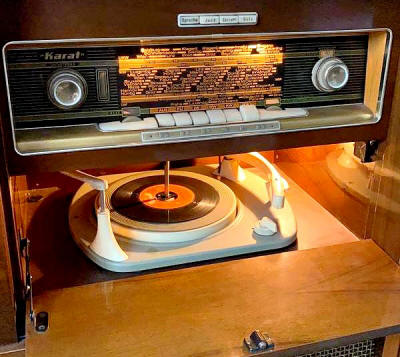 Kapsch Fernseh-Radio-Phonoschrank-SFS58A-43_Radioteil